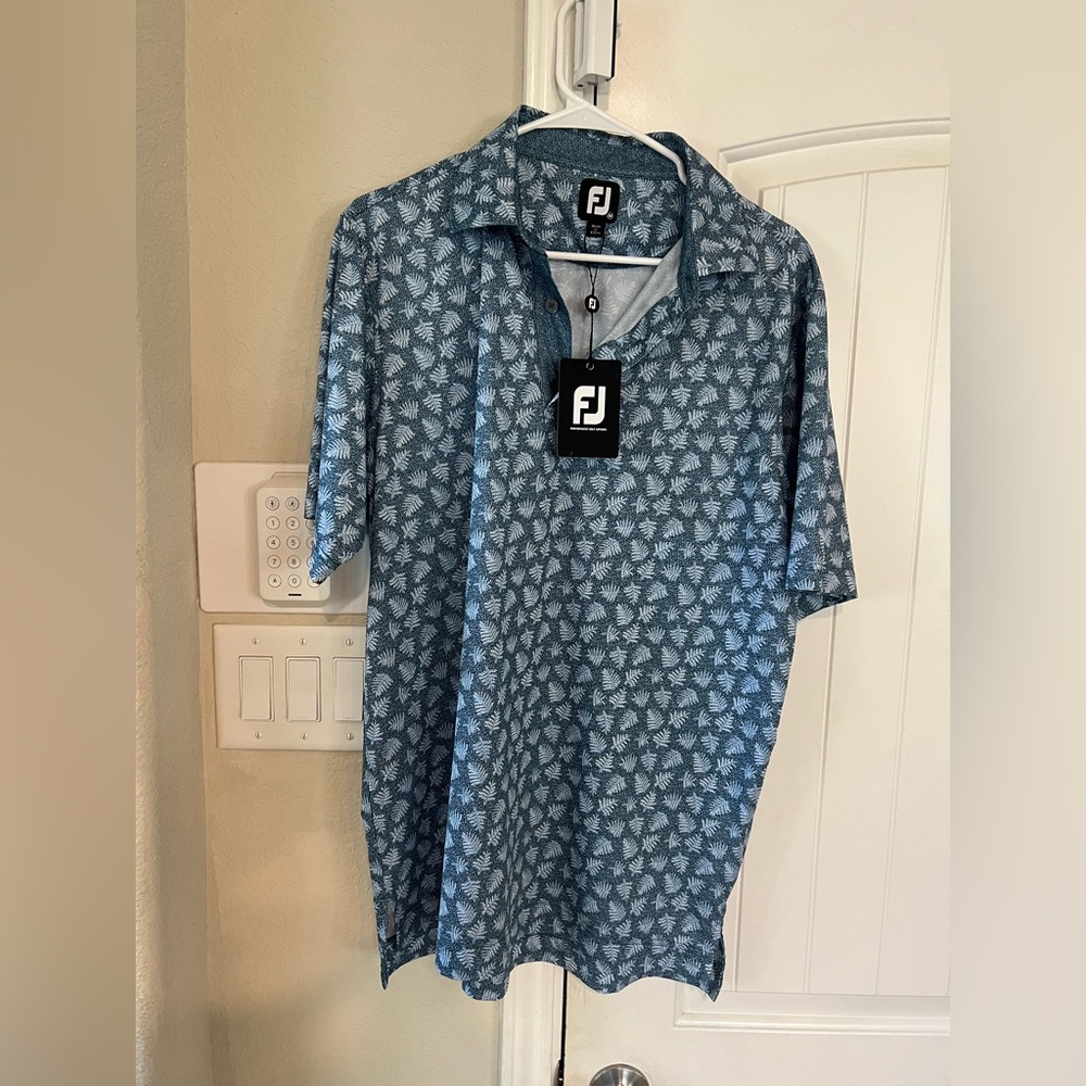 New FJ golf polo, leaf print. Medium